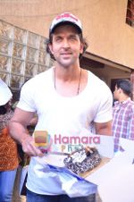 Hrithik Roshan on the occasion of his bday at his home on 9th Jan 2011 (43).JPG
